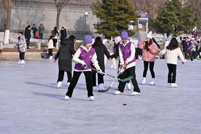京多所高校专业冰场对外开放球盟会app冰雪头条：北(图9)