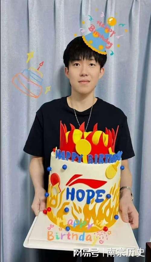 送行一脸慈祥仿佛家长送孩子上学有爱!国乒